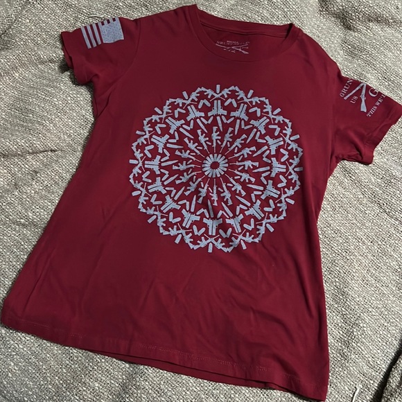 Grunt Style Tops - Grunt Style Mandala size small